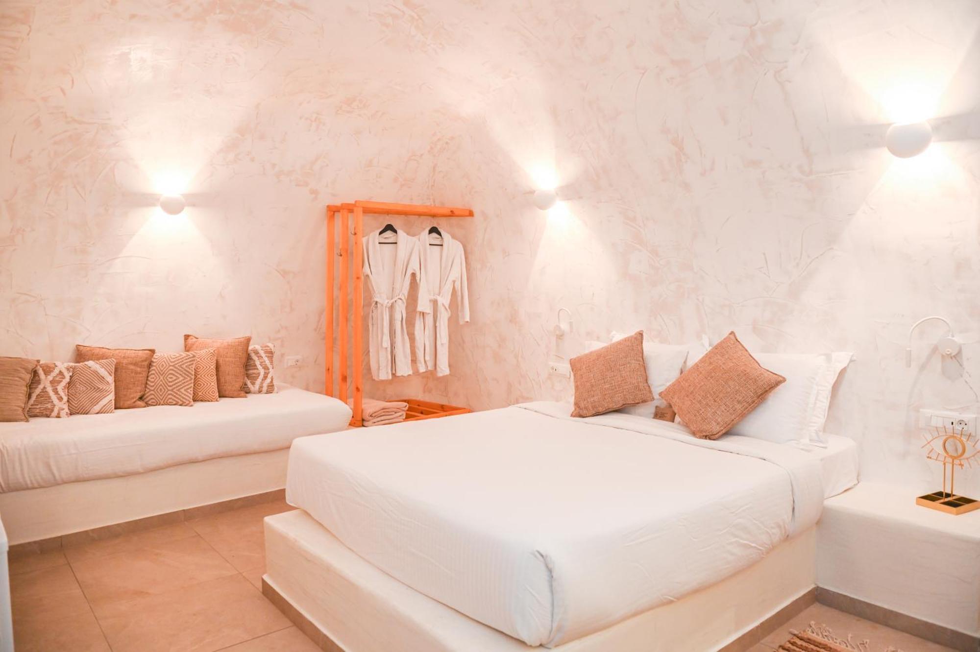 White Curves Santorini Bed & Breakfast Akrotírion Exterior foto