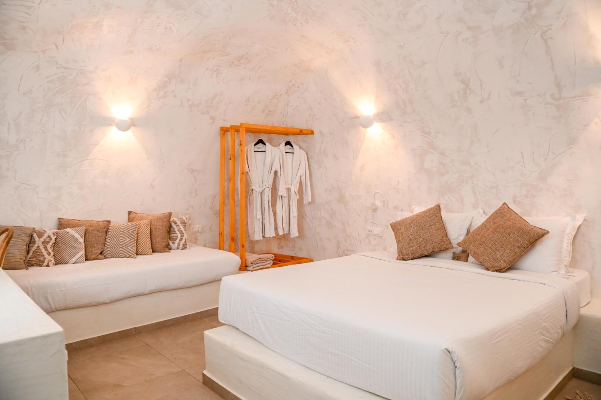 White Curves Santorini Bed & Breakfast Akrotírion Exterior foto