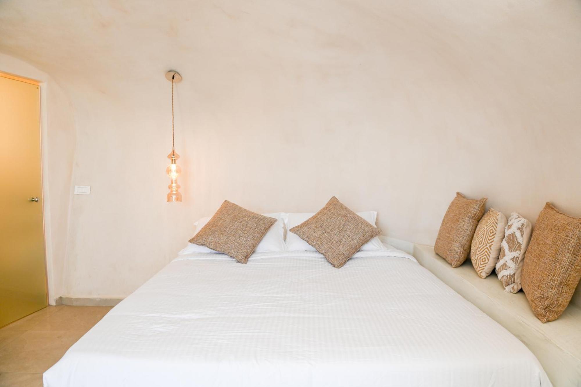 White Curves Santorini Bed & Breakfast Akrotírion Exterior foto