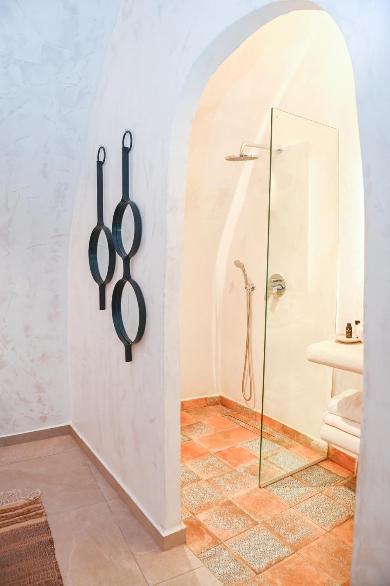 White Curves Santorini Bed & Breakfast Akrotírion Exterior foto