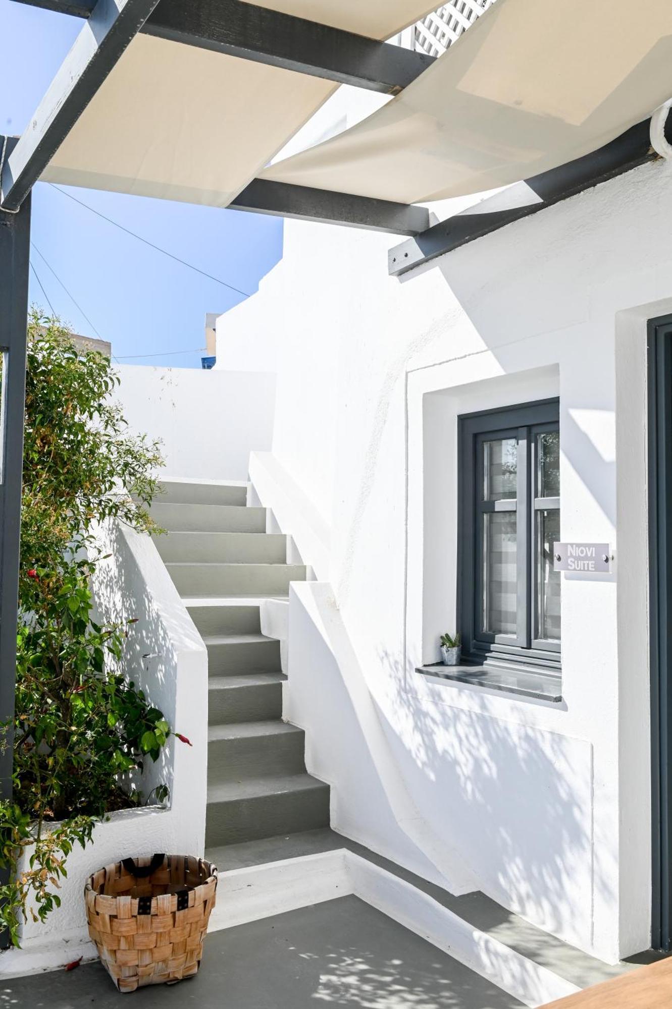 White Curves Santorini Bed & Breakfast Akrotírion Exterior foto